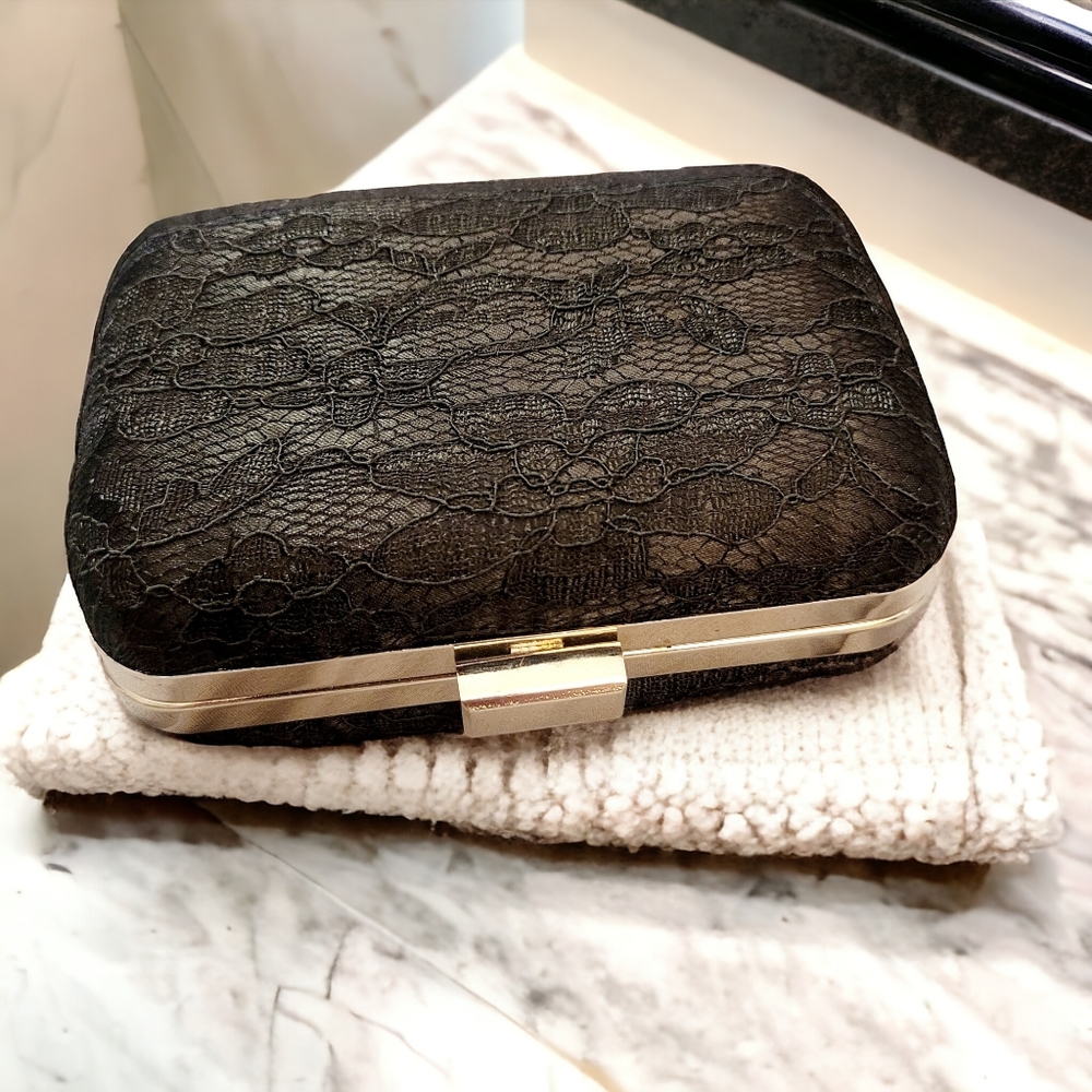 Bijoux Terner black lace clutch with chain - Picture 4 of 9